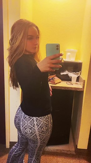 Melanie Marie (@melaniemarie3)’s videos with som original - likaa ᶻ 𝗓 𐰁