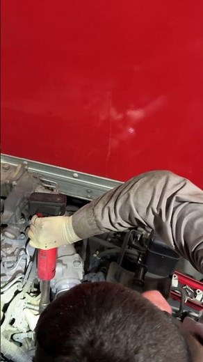 Removing fuel pump on Isuzu NPR #truck #mechanik #mechaniclife