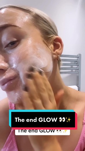 Self-care staple: Dermaflash Luxe 👈 Keep your complexion radiant and refreshed with our #dermaplaning tool. 🍑✨ #facialtreatment #facialhair #facialhairremoval @dermaflash