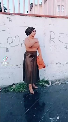 Turbanlı kızdan meme showu