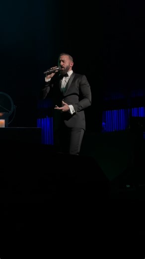 Just a Mexican can to sing this song Il Divo Steven LaBrie | Winter Snow