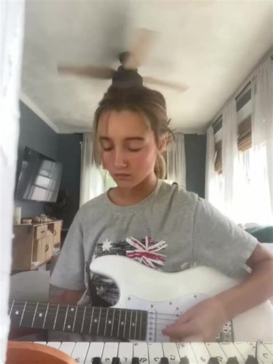 Vampire Empire - Big Thief (cover with chords) by brynn_michelle @ Ultimate-Guitar.Com