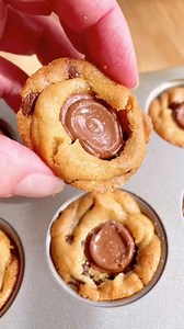 Rolo Cookie Cups. #cookiecups #saltedcaramel #chocolatechipcookies #cookierecipe | Cookies Capable