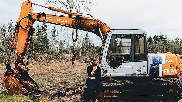 I Bought a Broken Excavator – Can I Bring It Back to Life?