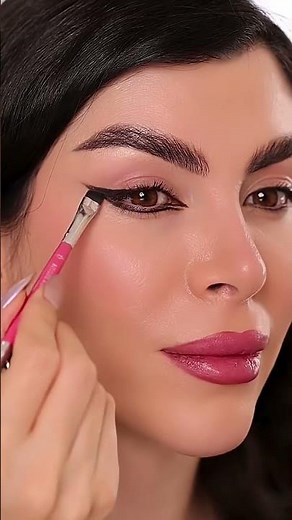 Eyeliner Tutorial #EyelinerTips#MakeupTutorial