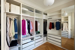 A Pro Organizer's No-Fail Method for Organizing Closets Is the Only One You Need