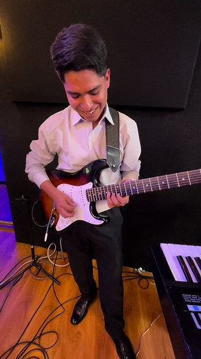 La nueva generación de musicos peruanos #guitarra #cumbia #cumbiaperuana