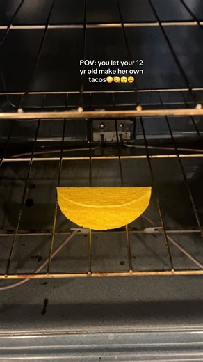 I can’t make this up, I got to watch home girl when she in the kitchen #taco #taconight #daughters #momsoftikok #tacotuesdays
