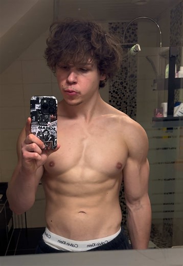 No need filtre anymore, we getting shredded #gymmotivation #shredded