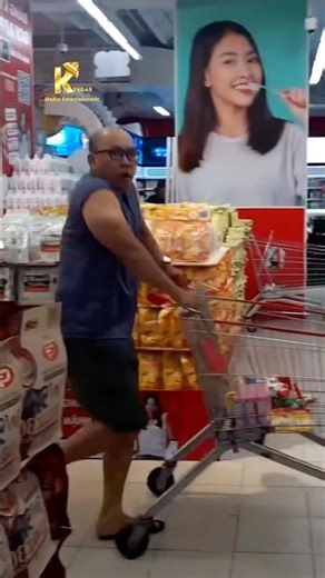 Danh tính cô gái mua hết thịt xông khói tại cotsco dịp noel #funny #shorts #khoavegas