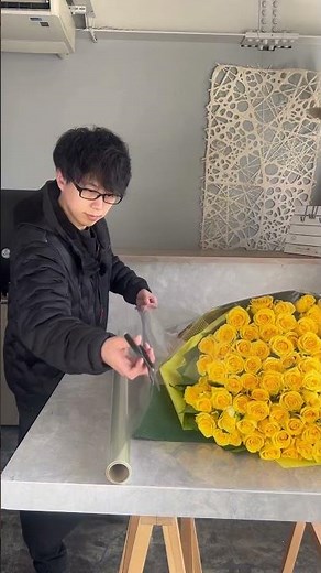 プロポーズに贈る黄色バラ100本の花束をラッピング #花束 #花屋 #バラ #花