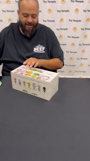 “Looks even BETTER when they’re all put together”—love the new Thrilljoy PIXLs 👾 Each miniature figure is magnetic and comes with a small display. Collect all six for a full display with that BANGER Teenage Mutant Ninja Turtles sign at the top. BUT there’s more! Hit the PIXL Chase and redeem for a MEGA Thrilljoy PIXL! | Toy Temple Headquarters