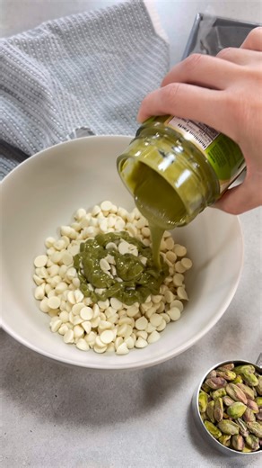 This layered fudge brings the viral Dubai chocolate combination to your kitchen with pistachio cream, crunchy kataifi, and strawberries. https://thestayathomechef.com/dubai-chocolate-fudge/ | The Stay At Home Chef