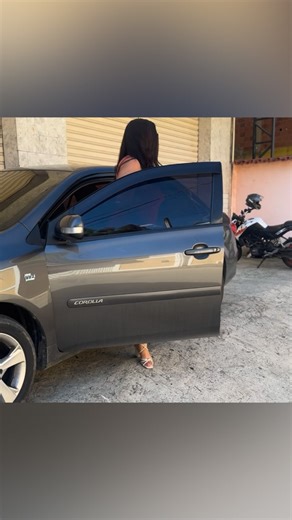 Mundo da moda on Instagram: "Obrigada 2025, Muitos desafios e também muitas conquistas trabalhando sempre para trazer o melhor para vocês clientes. Grata por tudo e por todas vocês que fazem parte disso e fazem tudo acontecer 🙏 Que 2026 seja um ano de muita prosperidade e muito produtivo para mim e para vocês 🎆 Obrigada a todos amigos e clientes que confiaram no meu trabalho ❤️"