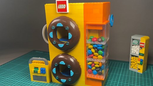 Building a big LEGO M&Ms machine