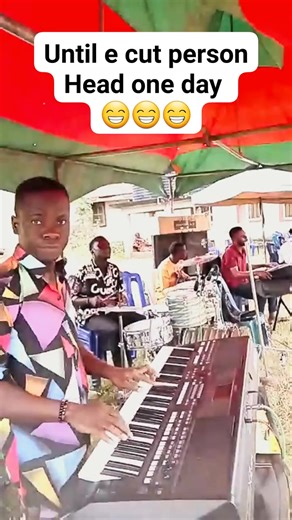 Make cymbal no cut your head o😂#drums #drum#drumming #drummers #drum