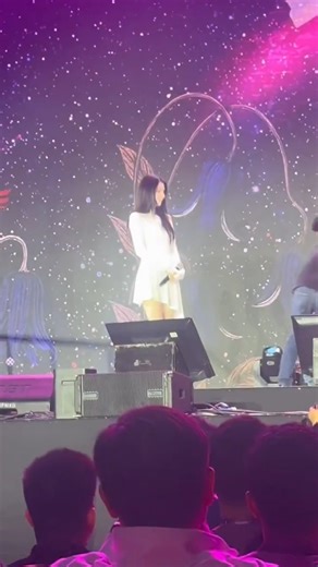 69K views · 1.3K reactions | Han So Hee is here!  Fans gave her a warm welcome at the Manila stop of her first world tour “Xohee Loved Ones." Lucky ticket holders will get the ultimate experience—from VIP lounge suite at the Cabana, a hi-touch session, group photos, to exclusive merch. | via Anna Cerezo, ABS-CBN News | ABS-CBN News | Facebook