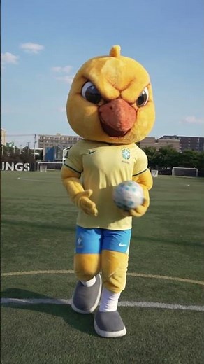 The ULTIMATE Football Showdown! ⚽️🔥 | Angry Birds x Canarinho #angrybirds