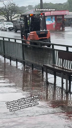 1.9K reactions · 60 shares | Fiji police  in Labasa town, , controlling traffic .. # | Oscar Stoneleaner | Facebook