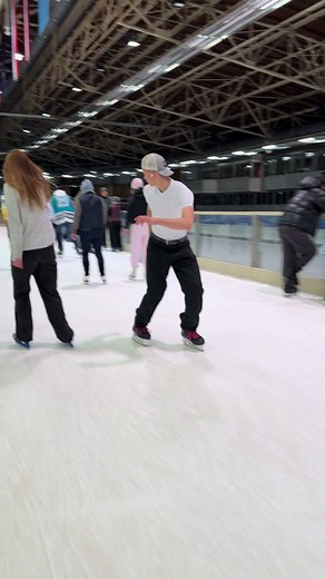 Eislaufen in Berlin: Tipps für Anfänger und Spaß