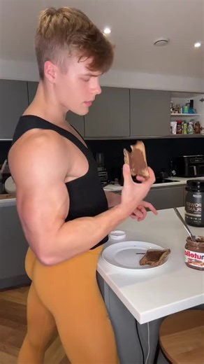 I love nuttela samdwiches #fypシ #fyp