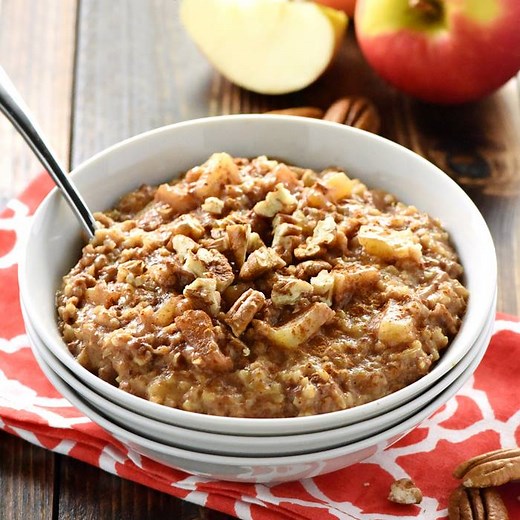 19K views · 34 reactions | OVERNIGHT APPLE PIE STEEL CUT OATMEAL cooks in the slow cooker all night for an effortless breakfast the next day…with an easy trick for no burnt edges! FULL RECIPE HERE >>> https://www.fivehearthome.com/overnight-slow-cooker-apple-pie-steel-cut-oatmeal-recipe-no-burnt-edges/ | Five Heart Home | Facebook