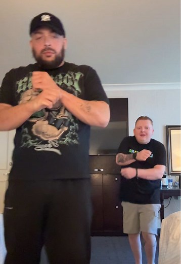 Yordi & Qwieest Dance Duo Performance
