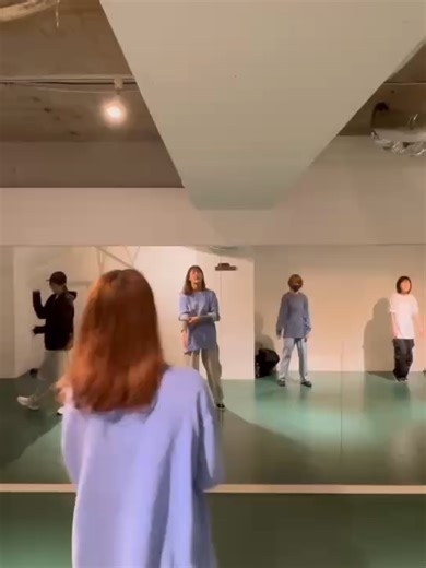 RIIZE / bag bad back K-POPダンスレッスン 2025-12-27 エデュオール 【ソウルアローダンススクール Tiktok】 アカウントをフォローして新しい動画をチェック！ ▸ https://www.tiktok.com/@soularrowdance 【ソウルアローマンツーマンダンススクール】 全国のスタジオで講師と生徒のマンツーマンレッスン レッスンのお問い合わせはこちらから！ ▸ https://xn--pcktaa0a2trb3ck.com 【ソウルアローダンスグループエデュオール】 定額制で受け放題のグループレッスン。 簡単なメンバー登録で今すぐ受け放題のレッスンが予約できます。 1か月無料のキャンペーン実施中です！ メンバー登録はこちらから！ ▸ https://xn--pcktaa0a2trbyd.com ソウルアローダンススクールYouTube ▸ https://www.youtube.com/c/soularrowdanceschool/videos ソウルアローダンススクール Instagram ▸ https://www.instagr