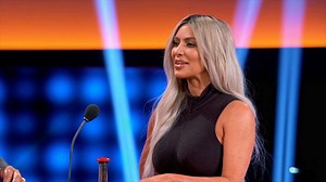 Tuesdays are about family. Don't miss an all new #CelebrityFamilyFeudOnBET tonight 10/9c. | BET