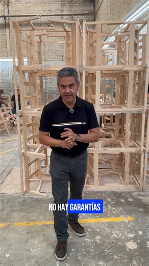 88K views · 2.1K reactions | “¿Qué hago cuando la competencia baja precios?” Cuando la competencia baja precios, lo peor que puedes hacer… es seguirla. Yo lo hice una vez, y perdí margen, tiempo y valor. Hoy no compito en precio, compito en calidad, servicio y confianza. El cliente que valora, paga lo justo.  ¿Estás vendiendo barato… o vendiendo valor? | Muebles Fusión | Facebook