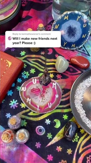 🔮 Unleash the magic of pendulum reading! 🪄✨ Embrace your inner witch and dive into the mystical