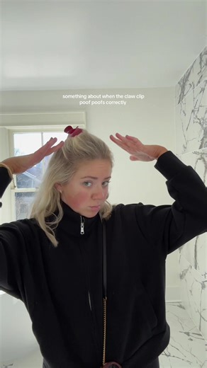 Mastering Claw Clip Poofs for Effortless Style