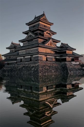 Morning symmetry at Japan’s oldest surviving castle