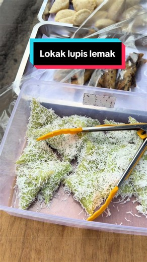 Lupis Lemak Lokak: Lupis Aren Legit di Jalan Datuk Ma
