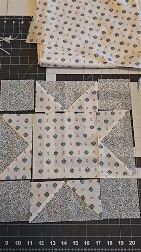sew a sawtooth star quilt block with me! Using the @Creative Grids® USA flying geese quilt ruler makes cutting easy and quick! Credit : merandavm❤️ #sewingtiktok #sewingforyoupage #quiltingtiktok #singersewingmachine | Caroline Wielgosz