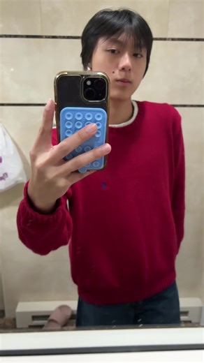 Try to look at the camera challenge: hard #addisonrae