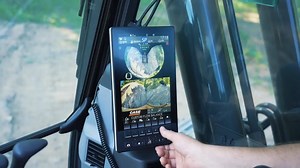 Operators of the new CASE E-Series crawler excavator can customise the information that they view and the performance of the machine, using five configurable buttons below the in-cab monitor. Discover the various ways to view machine data readouts, such as fuel consumption and how to set auxiliary hydraulic pressures and flows for a range of attachments. Learn more at: http://case.build/eu_e-series-excavators | CASE Construction Equipment