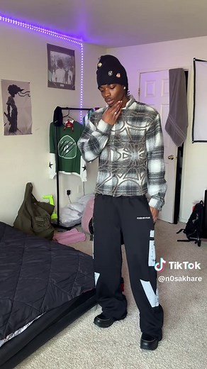 How to Style Black Baggy Sweatpants for a Trendy Look