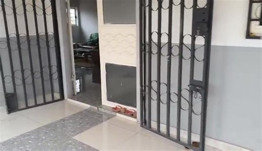 6.4K views · 33 reactions | Exclusivité Yamoussoukro : Vente d'une cour a Kami composée de: * 2 chambre -salon (1fois) * 3studios Sur 900m² avec ACD située à 200m du goudron a la rentrée de kami a droite . Prix: 45millions a debattre 0709052450 | HP Service Immobilier | Facebook