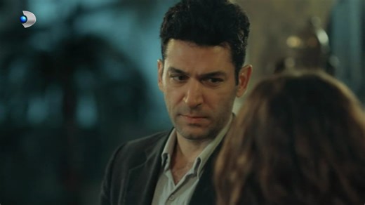 Rezumat episodul 5 serial „Aziz”, 16 ianuarie 2025: Efnan participă la cina organizat de Maksude în ciuda protestelor lui Aziz. Va reuși fata să intre în grațiile marii societăți? Urmărește serialul turcesc începând cu ora 20:00, inclusiv online live pe k