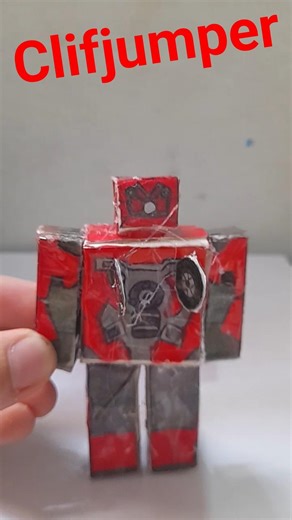 cliffjumper de papel de transformers rise of unicron