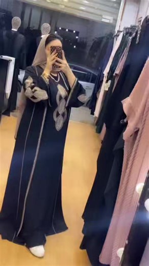Sarah fathi on Instagram‎: "عليها عرض ب 999 جنيه قطعتين مقاس 4 اكس اخر قطعه شغل هاند ميد الحقيها هديه لمامتك او حماتك في عيد الام او ليك انت شخصيا حاجه بنت ناس جدا"‎