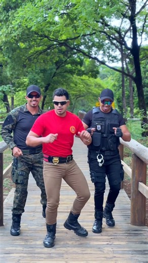 Trio dançando jambo! | gemeosivoivan