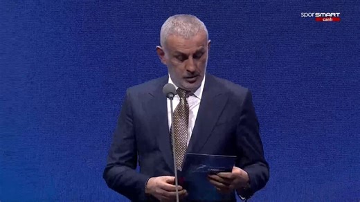 🏆 AXA Sigorta 72. #Milliyet Yılın Sporcusu Ödülleri'nde “Yılın Futbolcusu Ödülü"nü, Victor Osimhen kazandı.#DSmartGO