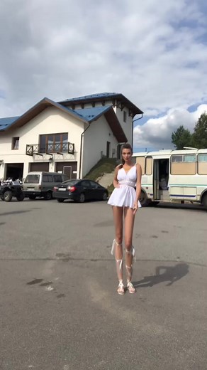 They tried to put me on the cover in Vogue 😎 #рекомендации #tallgirl #recommendations #longlegs