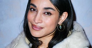 PHOTO Camelia Jordana éblouissante : à la Fashion Week, elle ose une coiffure retro à la Zendaya