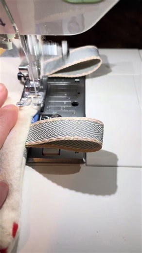 Come finish a baby lovely with me! Stick around for some more videos 🤞 coming soon. As I get back to creating and quilting a bit more again! #quiltingmywayto10k #sahm #beavercreekquilts #babylovey