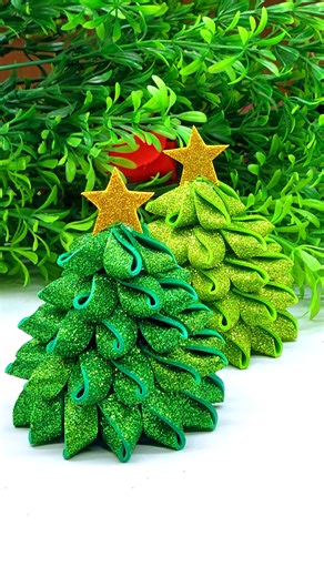 🎄In this easy Dollar Tree DIY, you’ll learn how to make a paper Christmas tree and decorate it with a stunning Christmas ball ornament topper — perfect for your festive home décor.🎄 #handmade #Christmas #trees | Origami Art & Crafts