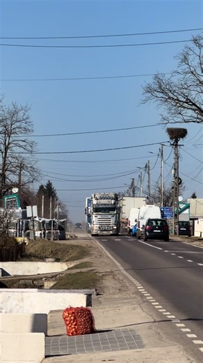 Mulțumesc domnul @ciprianasimionesa1 #foryour #viral #fyp #lifetruck #scania @BABESCU @Vladut truckspotting @Alina🤍 @alessio._.truck1 @TRUCK SPOTTING @🚨Luca.Truckspotting🚨 @🚨Alessio🚨 @🚨 RIO SPOTTER 🚨