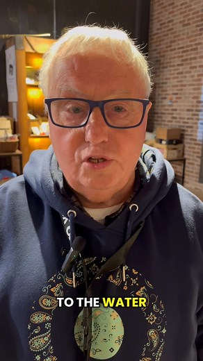 From The Wee Museum of Memory volunteer John takes us back in time to remember Barney Battles pub in #Newhaven Did you ever drink in the pub or have any memories of it to share for episode 6 of ‘Pub Memories’? | Living Memory Association